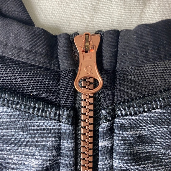 Lululemon Drop It Like It's Hot Sports Bra Size 6 - Picture 8 of 16